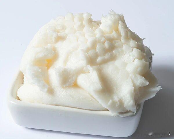 湖南农业大学猪与人类健康科研团队发现，适量摄入猪油可减少脂肪沉积和脂肪炎症。研究