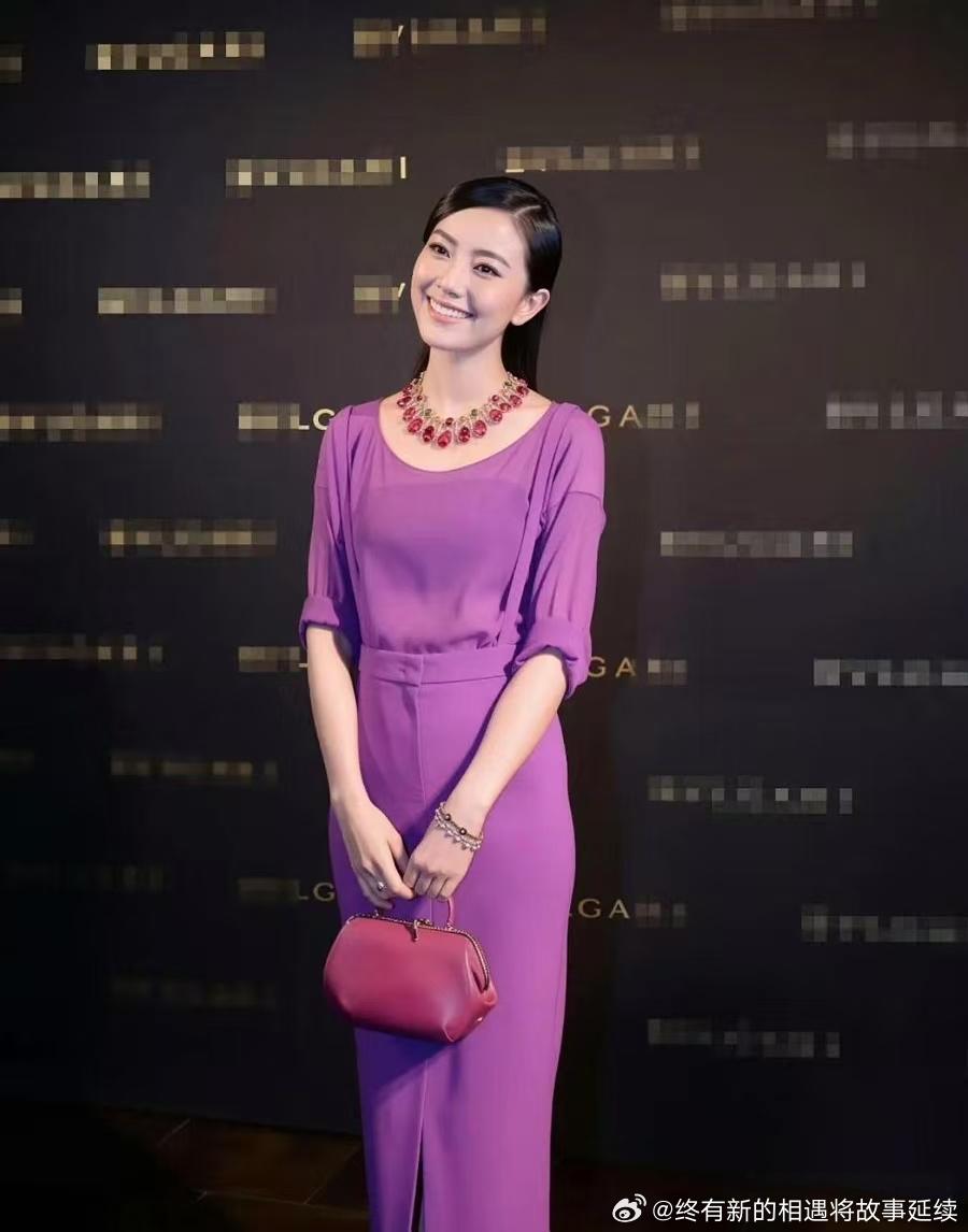 高圆圆这是怎么了？感觉都不像她了。