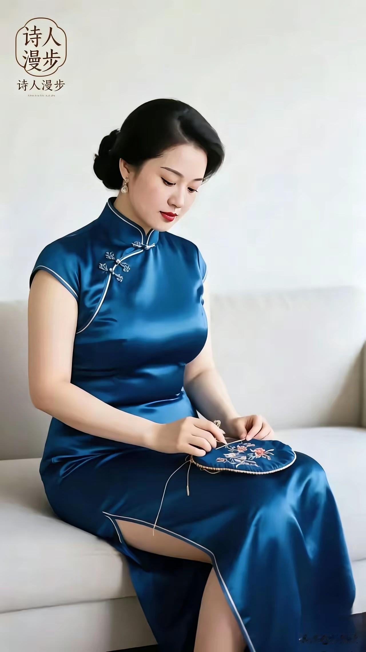 旗袍雅致，国风古韵。玉珠圆润，风情妩媚。
