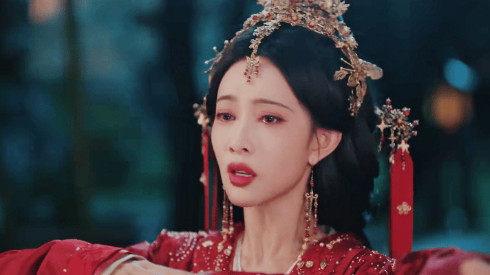 孟子义哭戏免检百花杀🌹美艳外表下藏满破碎，落泪时脆弱感扑面而来，观众轻易跟着共