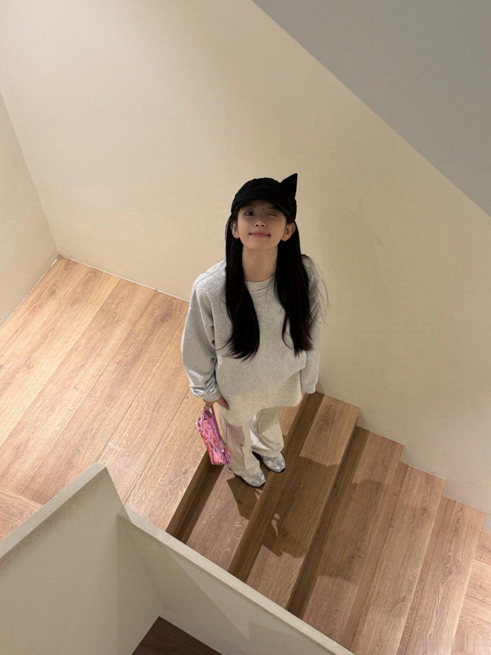 田曦薇黑猫塑田曦薇猫耳帽田曦薇黑猫塑好爱！