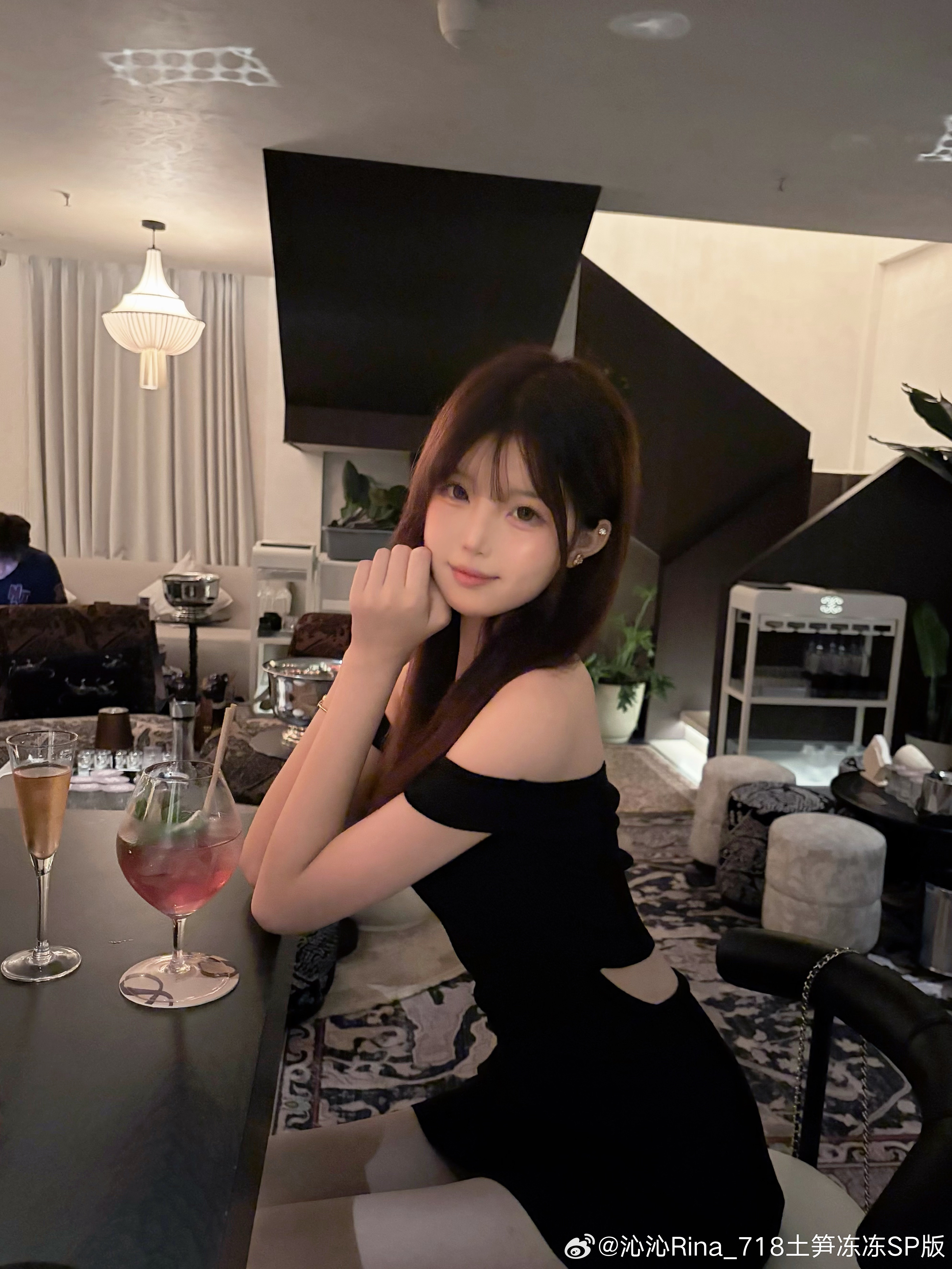 连生气都会笑场你觉得我会是个什么样的人​​​