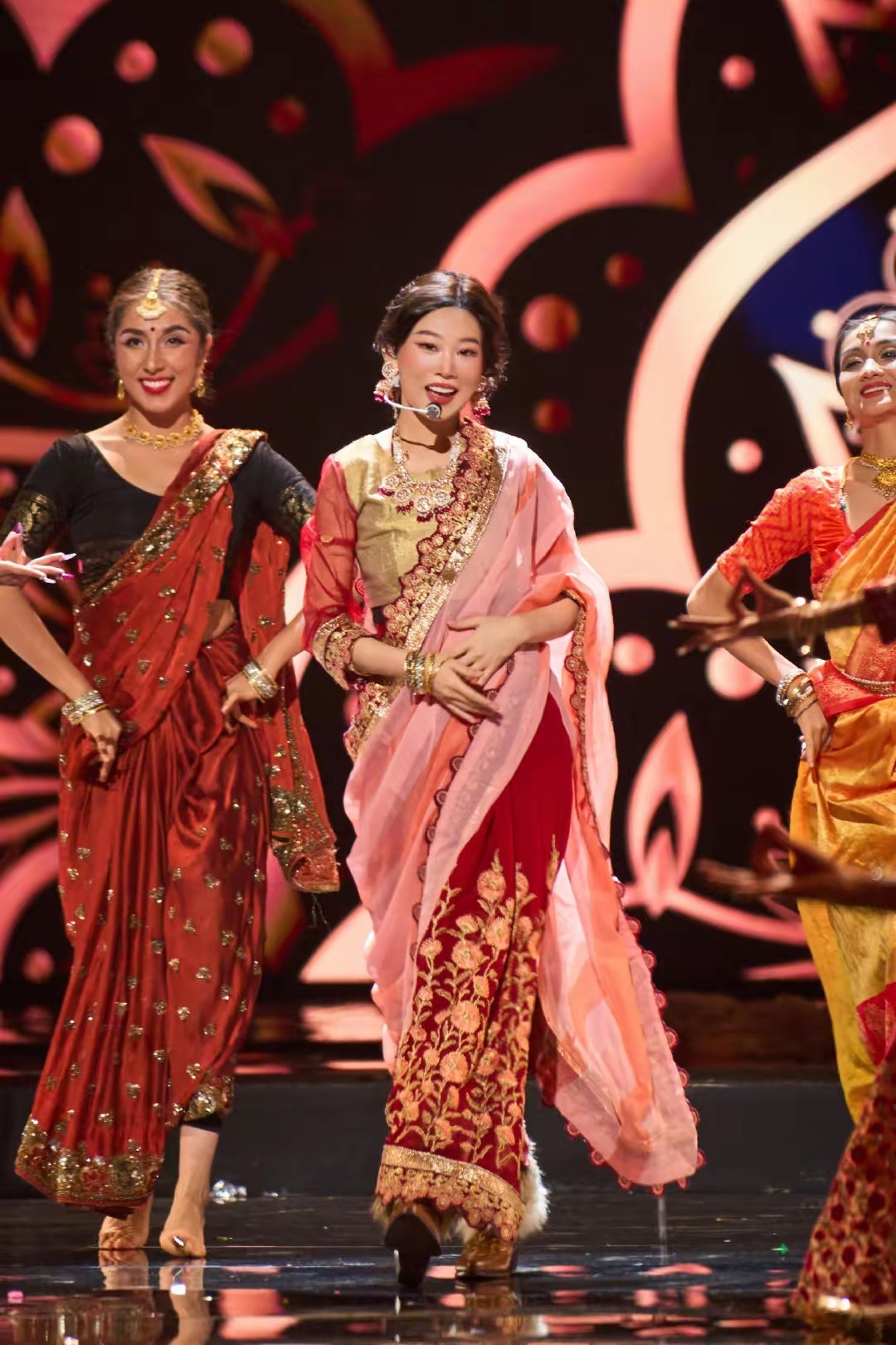 小沈阳女儿沈佳润真的厉害了，今年已经登上跨年晚会了。这比他爸当年红的还快。星二代