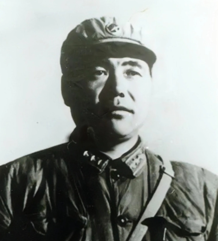 战斗英雄郭兴福的悲剧：含泪掐死子女后自杀，结局令人唏嘘！
