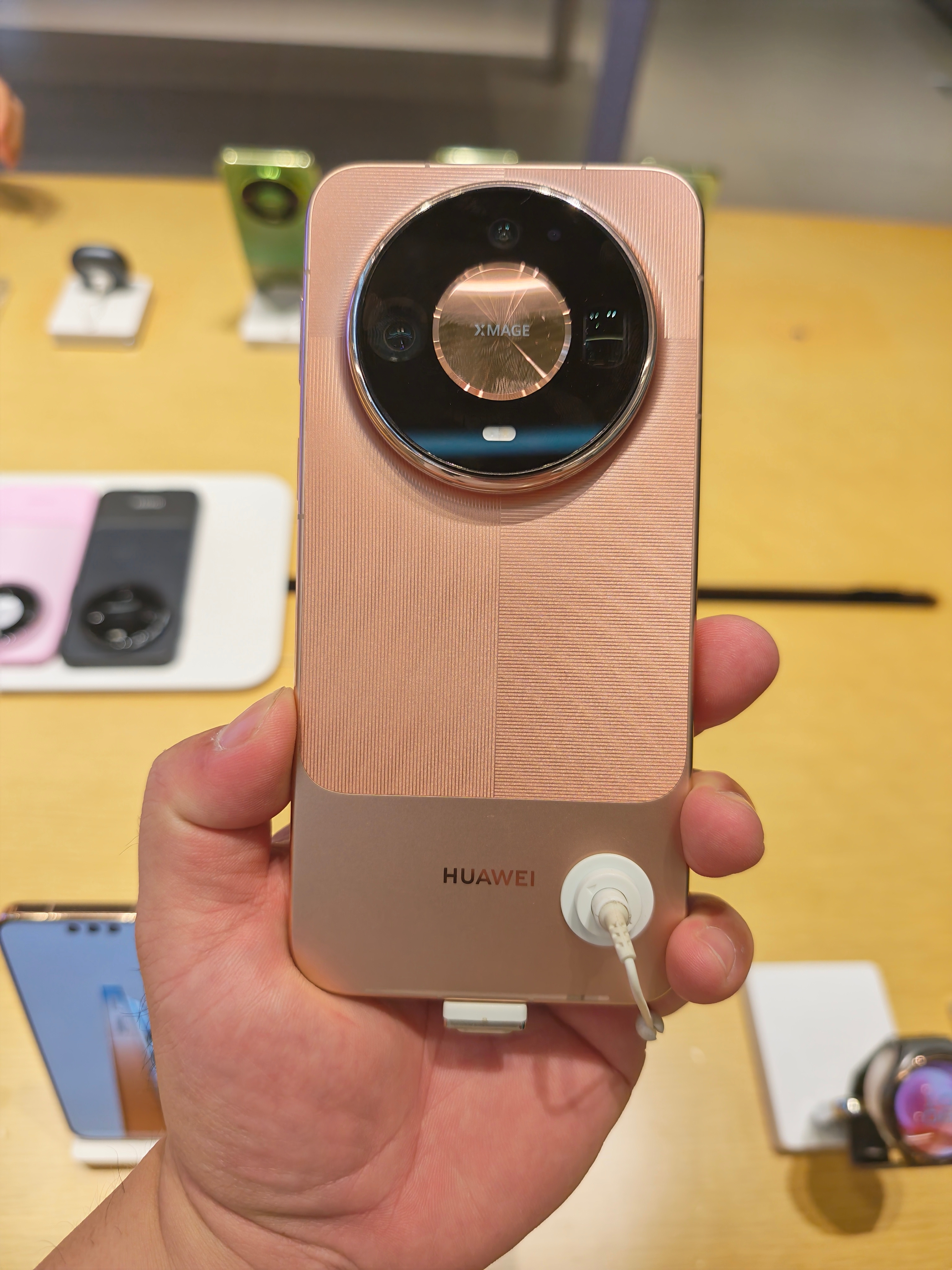 这下真是“全回来了”。Mate90搭载麒麟9030，Mate90Pro升级麒麟9035，Mate90