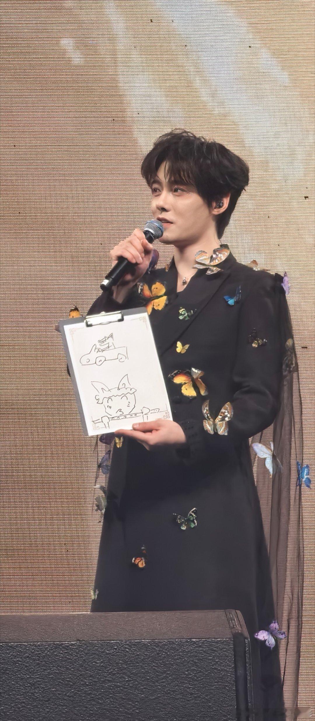 方逸伦：怎么也飞不开，花花的世界。原谅我是一只，花花的蝴蝶