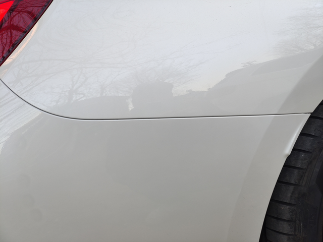 后保险杠间隙掉漆刷完车发现的后保险杠跟翼子板之间的漆掉了个人分析是间隙太