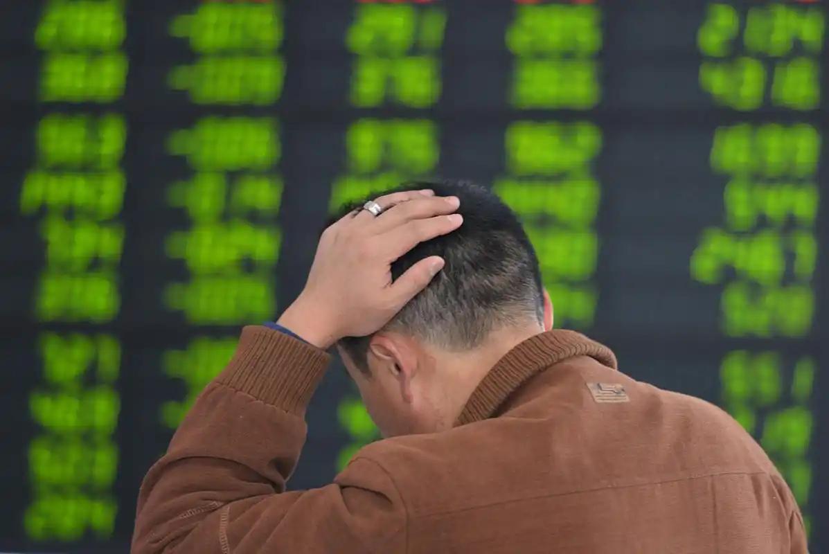 一位辽宁的散户在68.20元追进了东阿阿胶，滑到47.90元附近，浮亏三十多万。