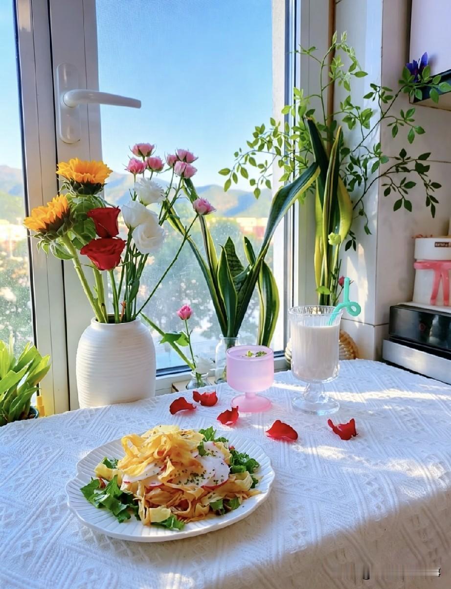 一个人有没有生活的能力，看三件事第一件事：会不会做饭做饭，远不止是把食材