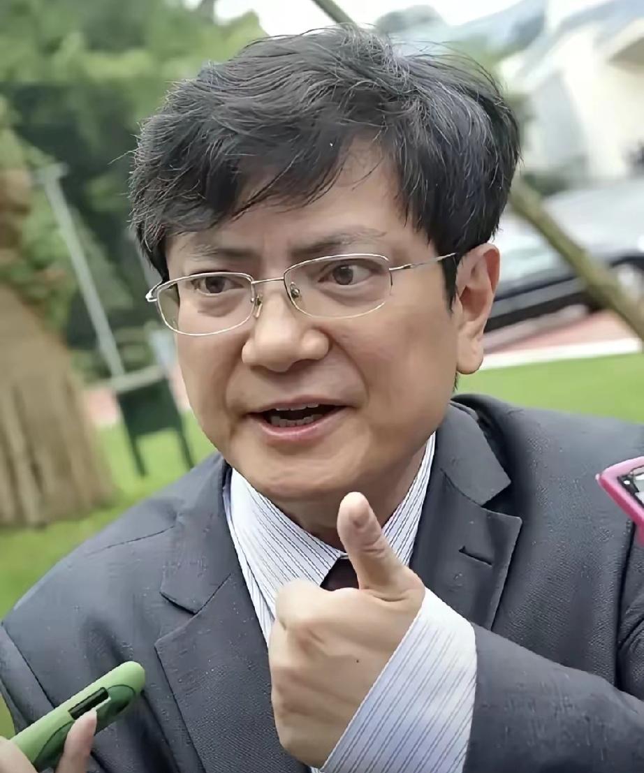 看到这样一个问题：为什么大家现在对生孩子越来越抗拒了？有个26岁年轻人的回答，获