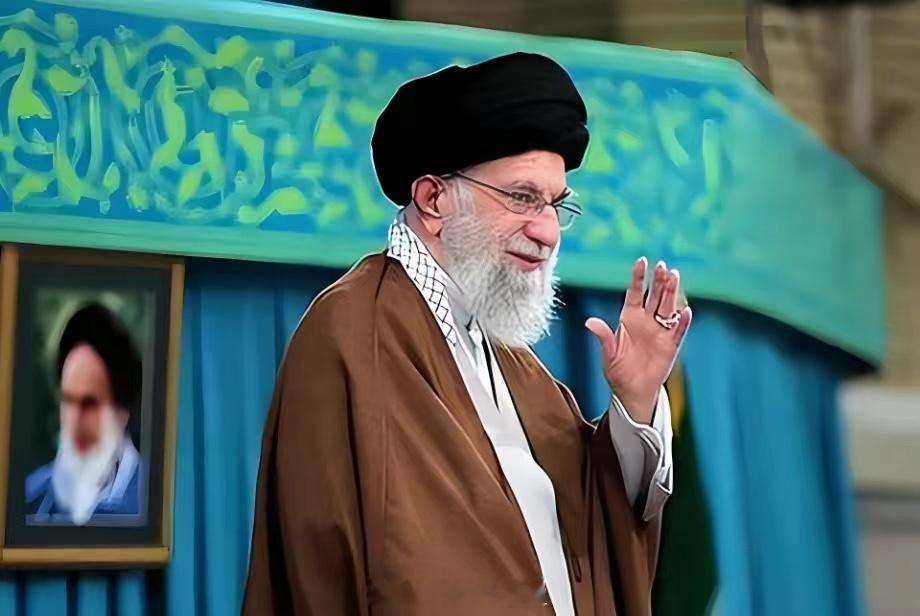 伊朗最大的问题是，一个9000多万人口的大国，居然把命运交给了一个86岁的老人，