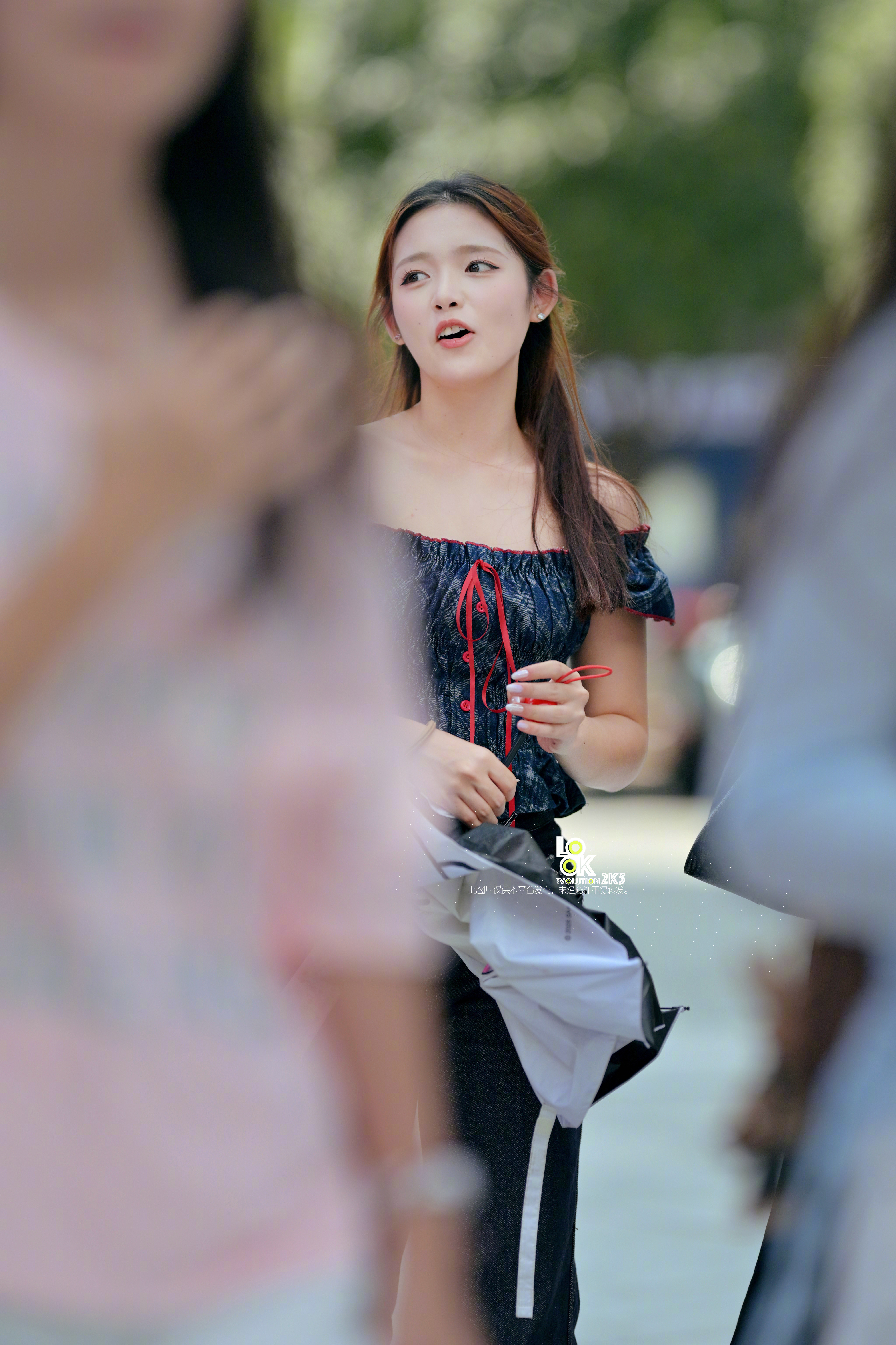 小姐姐的表情有意思​​​