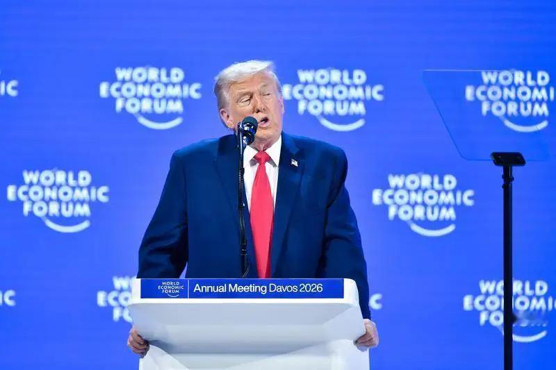 特朗普一个都不放过，“火力全开”，火药味十足。当地时间1月21日