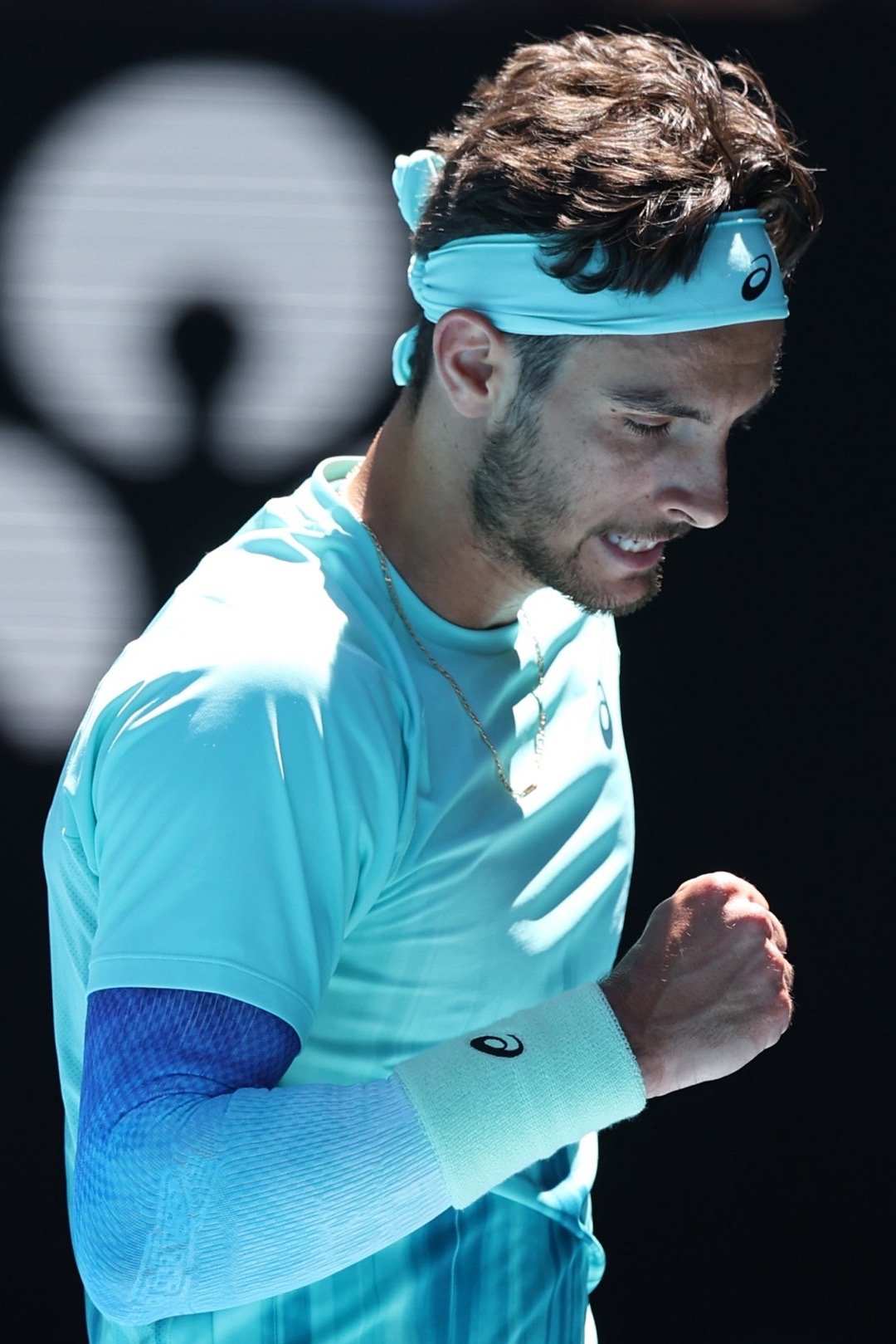 穆塞蒂直落三盘击败弗里茨，首进澳网八强。即时排名世界前三的穆塞蒂，能在今年澳网走