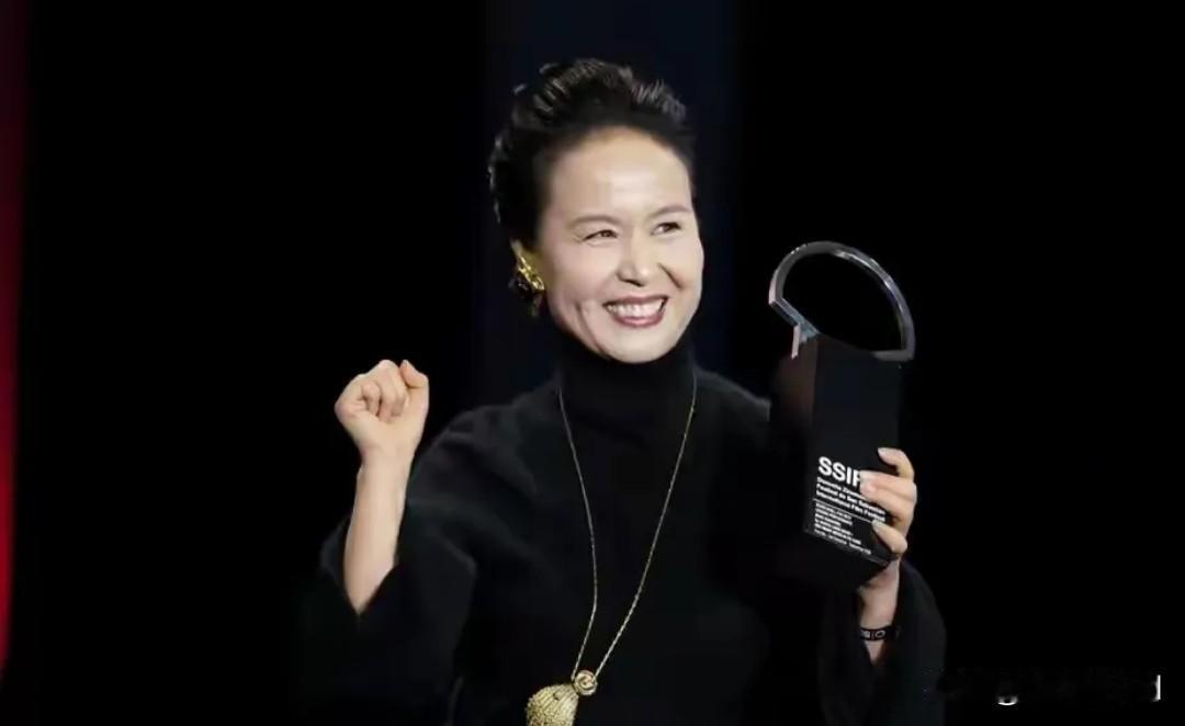李满实名抵制《监狱来的妈妈》引发全网炸锅。这部原定5月30日全国上映的电影，主角