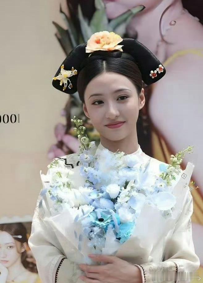 感觉她真的难爆了，现在都落到拍短剧的地步了