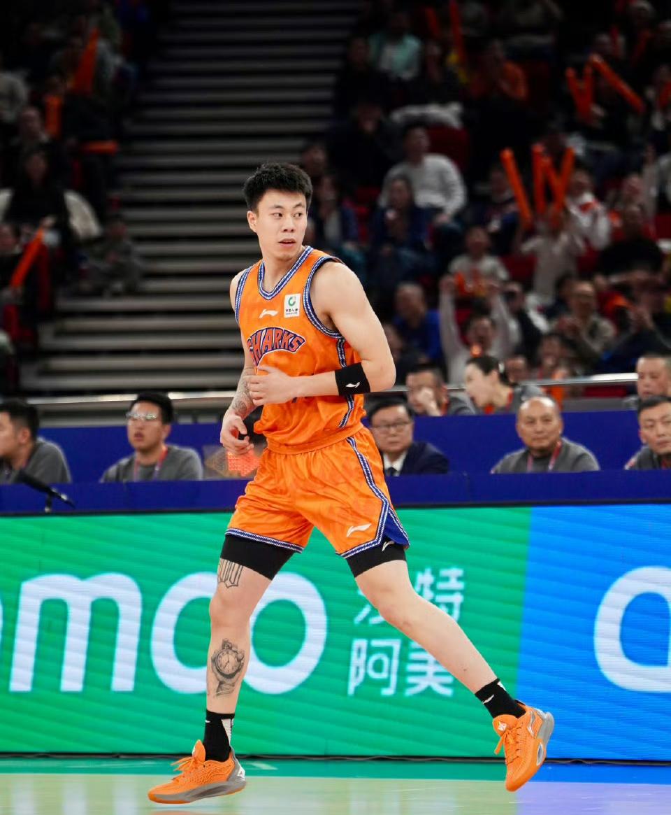 脸都不要了[捂脸哭]，上海97-107不敌深圳，这三位球员必须为输球负责！