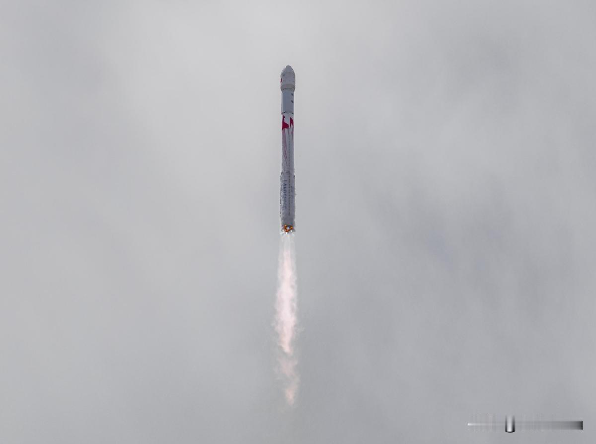 蓝箭航天朱雀二号改进型遥五发射成功：送2.8吨载荷入900公里轨道开启规模化时
