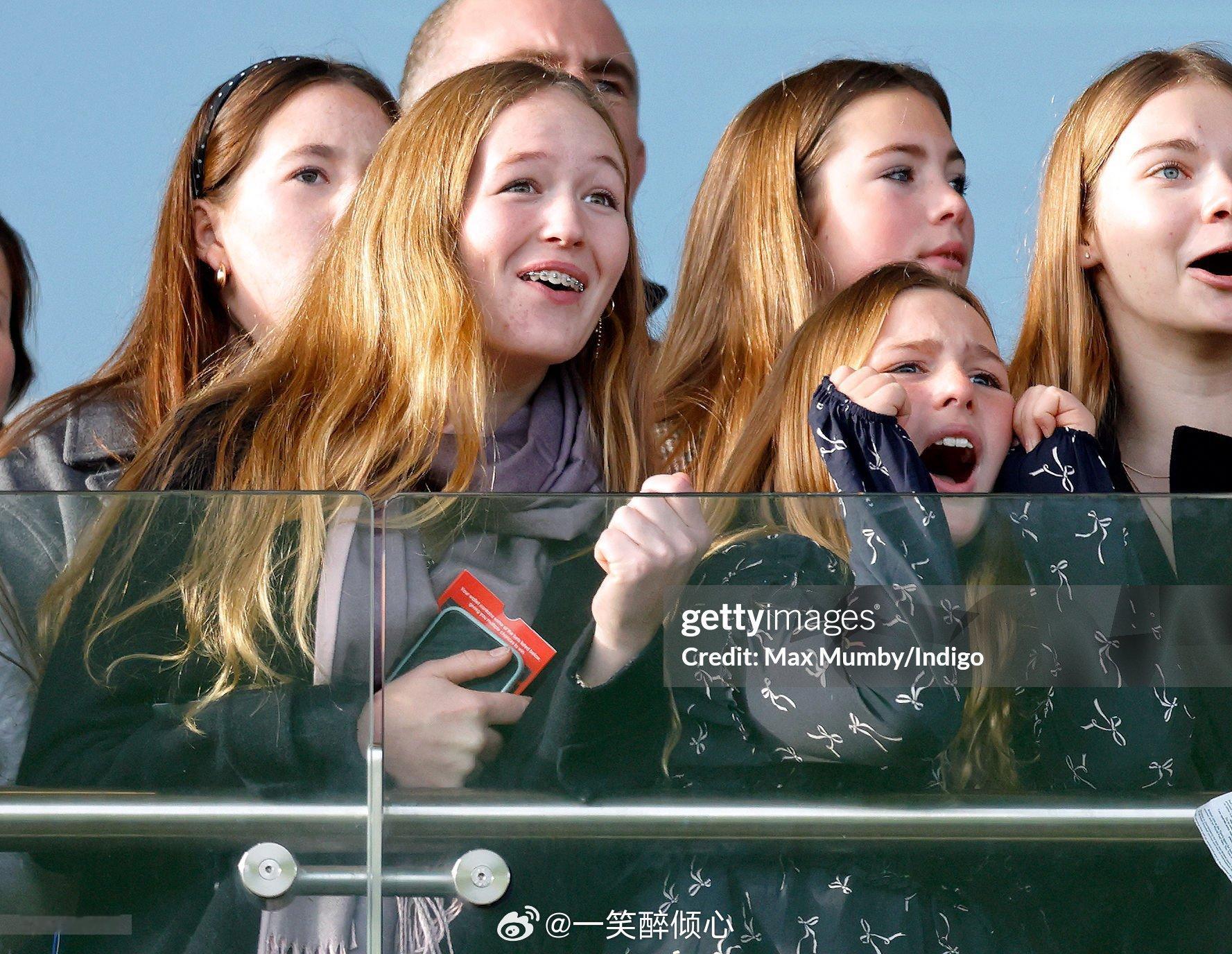 英国王室2026年1月1日，安妮长公主的2️⃣个外孙女和2️⃣个孙女在切尔滕纳