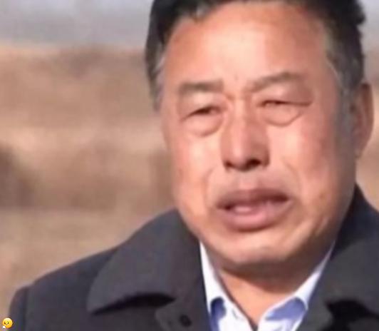 黑龙江一位大爷年过六十，倾尽全部积蓄买了6000只大鹅，苦心养殖，却被大雁引诱带