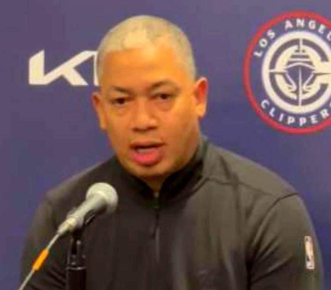 卢指导赛后那几句话，我听着都替他累。“我也不明白哈登为啥一场比赛里能判若两人。