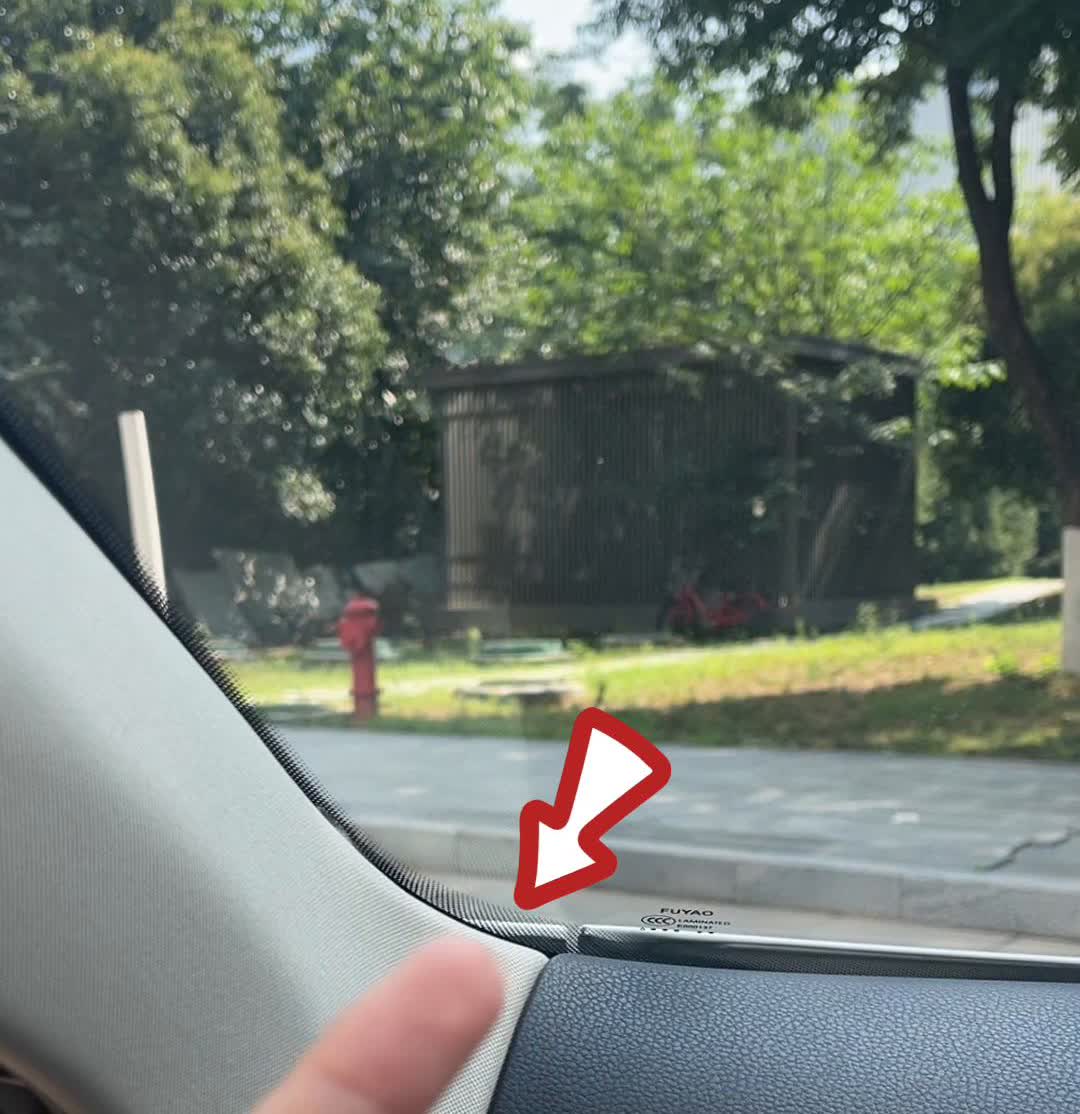 A柱夹角隐藏功能，判断车距不刮蹭。新手记住用A柱夹角判断距离这个诀窍，轻松掌