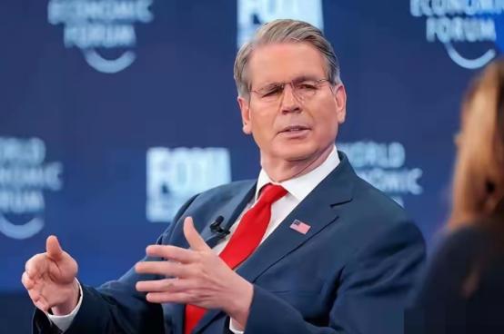 美财长：中国买不到伊朗油。同一天，70艘油轮装满美国油高价出口！ 4月14日