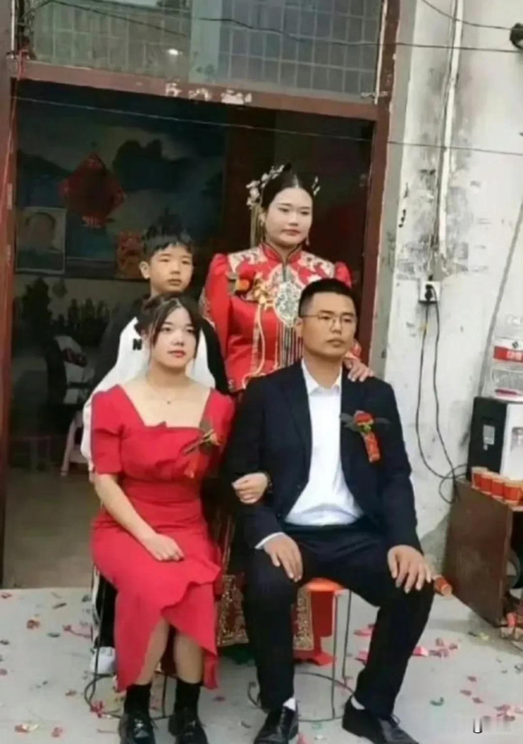 到底谁才是新娘啊？看不明白了​​​