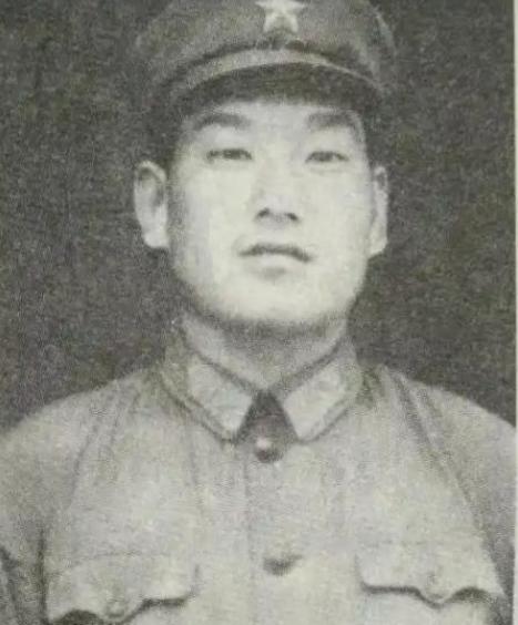 2013年，退伍军人韩维民去麻栗坡烈士陵园给战友王悦发扫墓，负责管理的张园长告诉