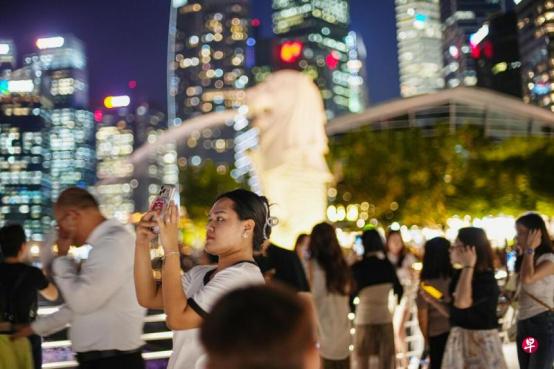 每年七八月暑假，本来是中国游客出境游最火爆的时候，新加坡更是往年的大热门。但今年