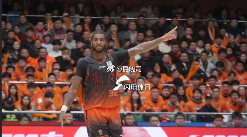 晴天霹雳！山东记者确认山东男篮大外援常规赛报销。没错，他就是克里斯。据山东记者