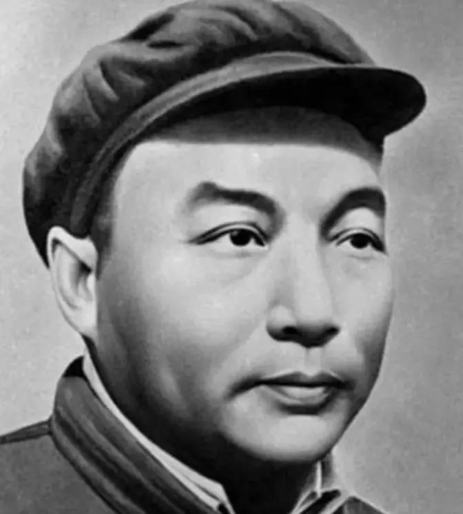 1946年李堡打仗，他胸口挨了一枪，昏过去就没人找到。战后清点，没尸体，也没消息