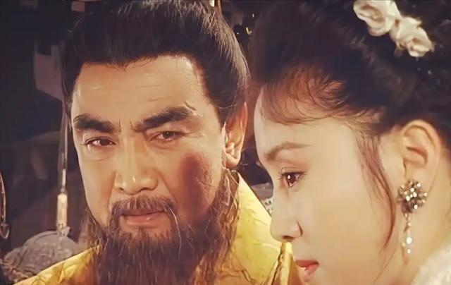 关于曹操的“一炮害三闲”，大家得知道一件事，当时张绣他婶已经40多了，再风韵犹存