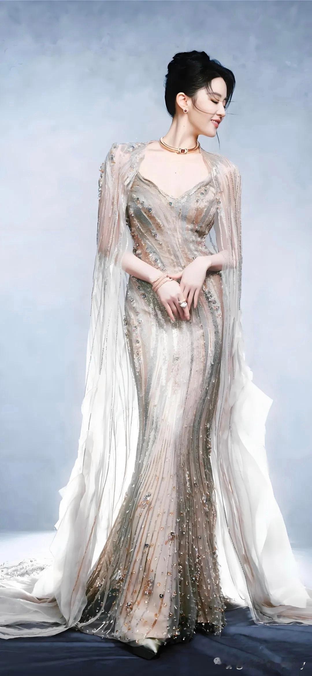 刘亦菲这颜值，妥妥的人间绝世佳人啊！