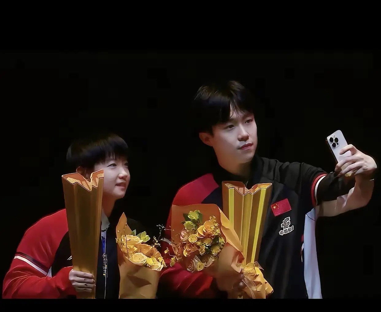 恭喜孙颖莎和王楚钦！2025年国际乒联第48周排名公布，孙颖莎以11600分，创