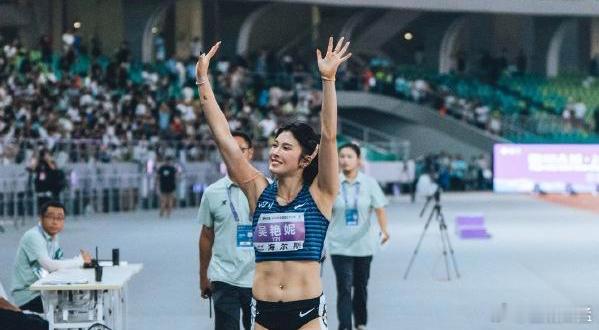 全锦赛夺冠难止排名下跌已滑到出局边缘吴艳妮的东京世锦赛资格很成问题！好在有一