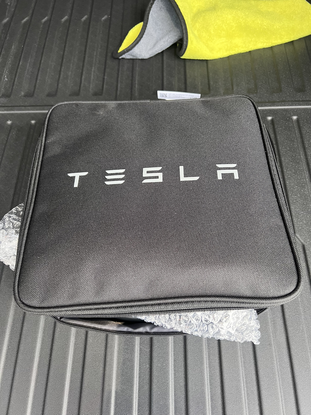 特斯拉家用随车充充电速度非常慢！最近为了回家方便充电，在某东购买了家用随车充，