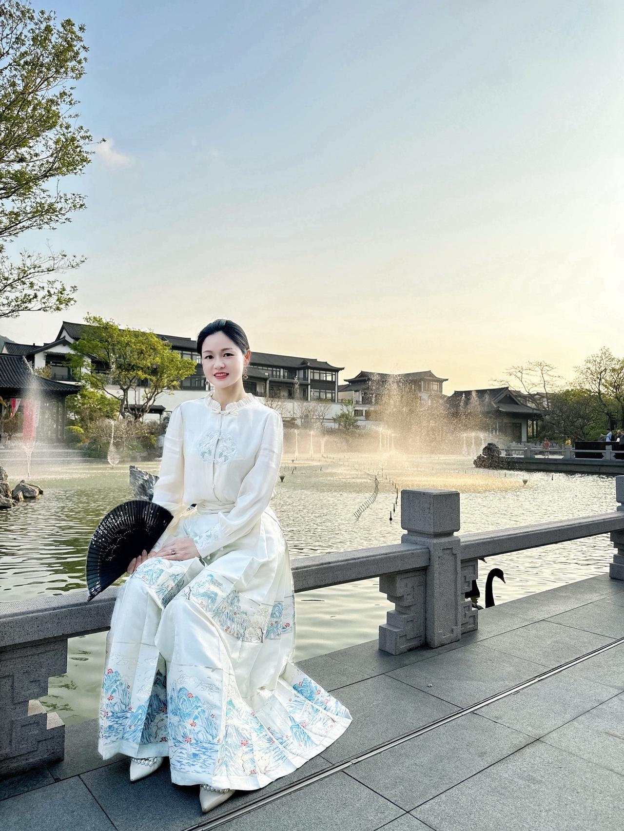 我走过一万年才遇见了你，最好的爱情不是心跳加速，而是知道那个人就在自己生命中的踏