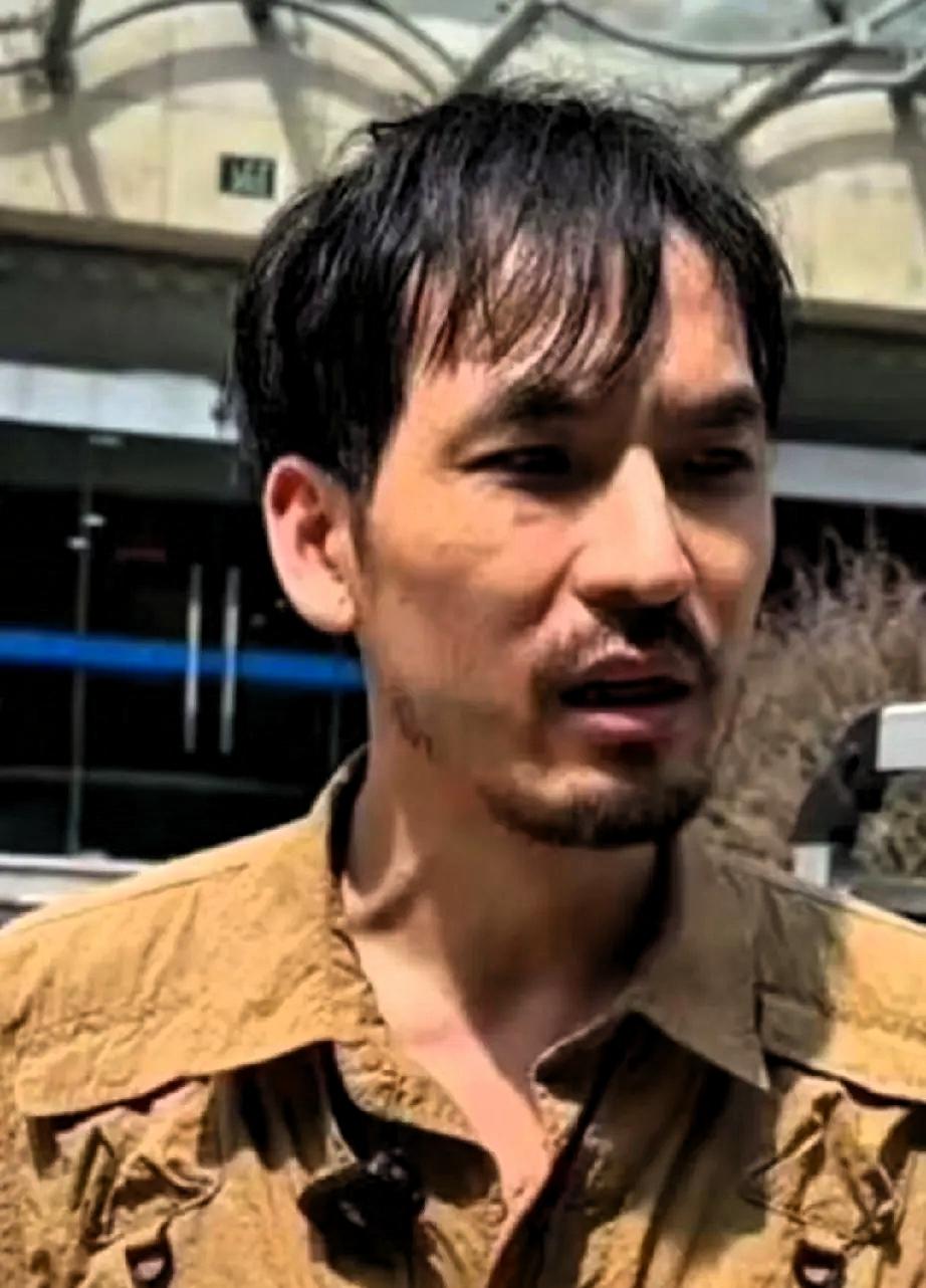 果然还是男人最了解男人！我问老公，网红铁头粉丝几百万，拍视频赚了那么多钱，为什