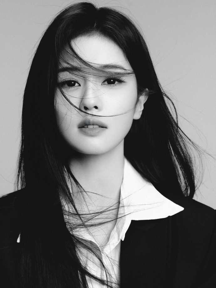 白鹿西装白衬衫好帅白鹿黑西装白衬衫公式照​​​这组公式照值得反复刷！白鹿西装白