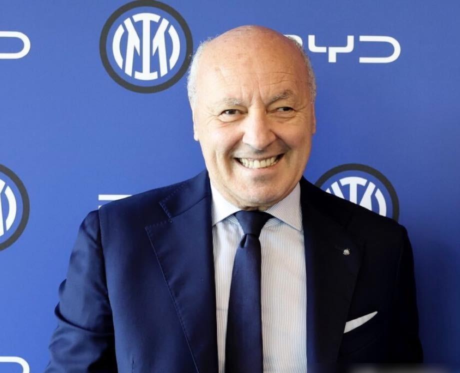 不要信国际米兰嘴上说的“争冠”。看看他们捂钱包的手指。邓弗里斯倒下四个月，右