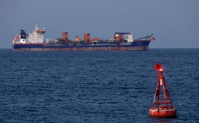 为何红海的油轮大军拯救不了石油市场媒体大肆渲染了一则看似美好的故事：30艘载有