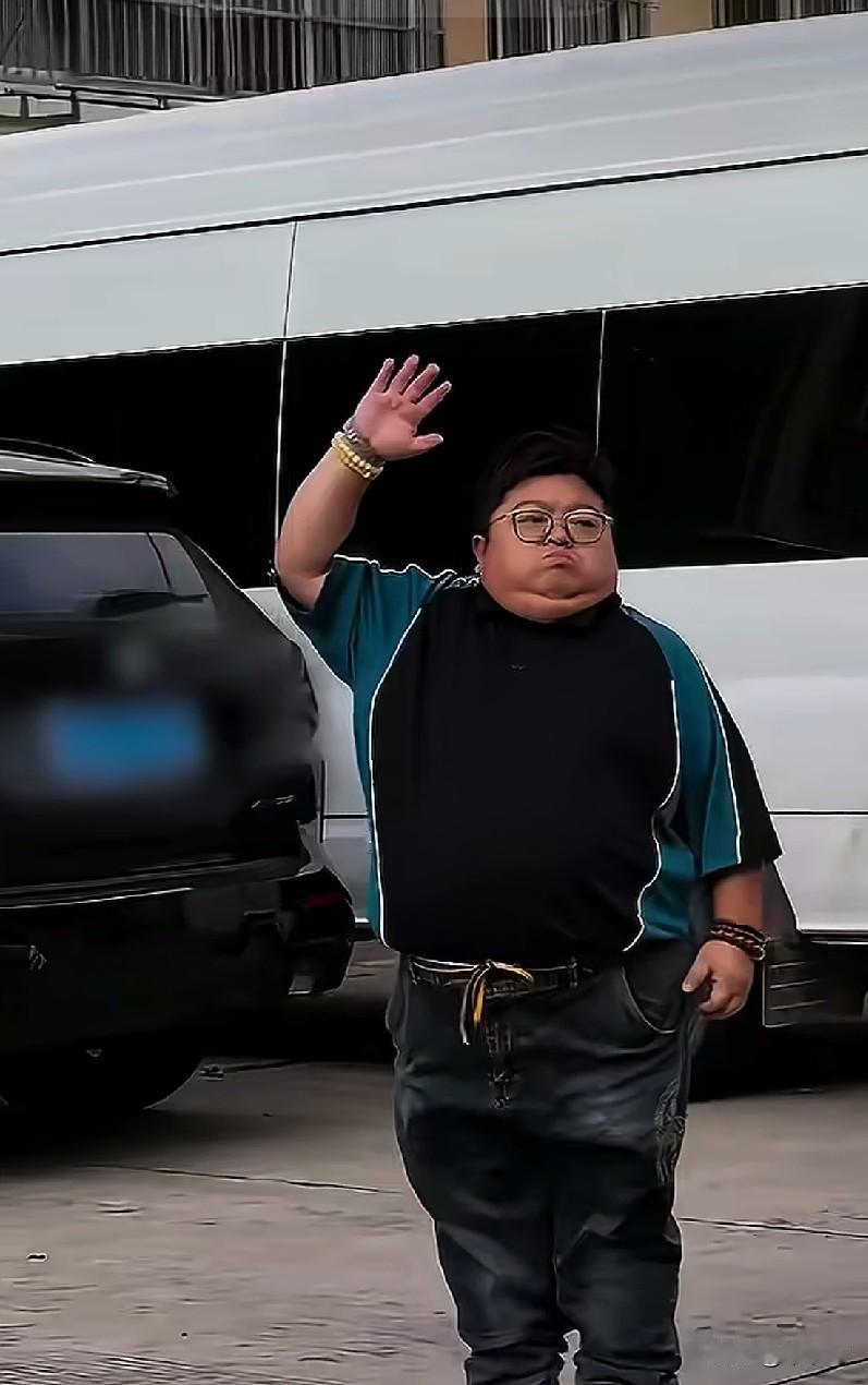 叫你模仿，没让你超越啊，网友问：这个算不算侵犯韩红的版权