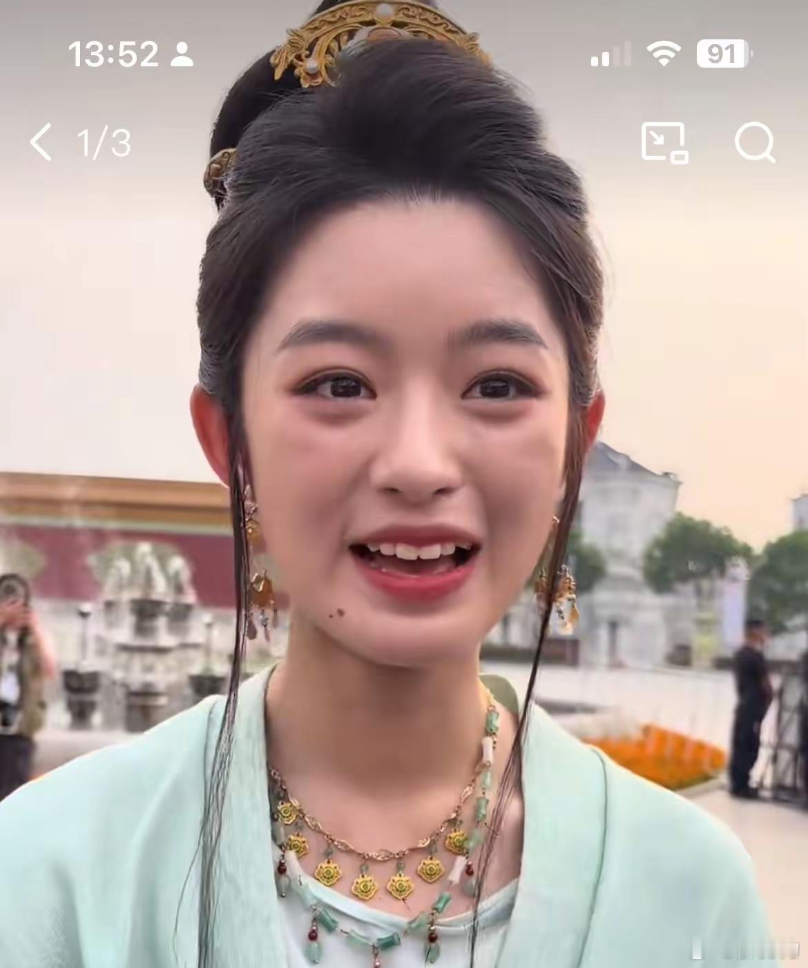 黄杨钿甜最致命的不是她戴230w的耳环，而是她明明背后大树却说自己是普通人，打着