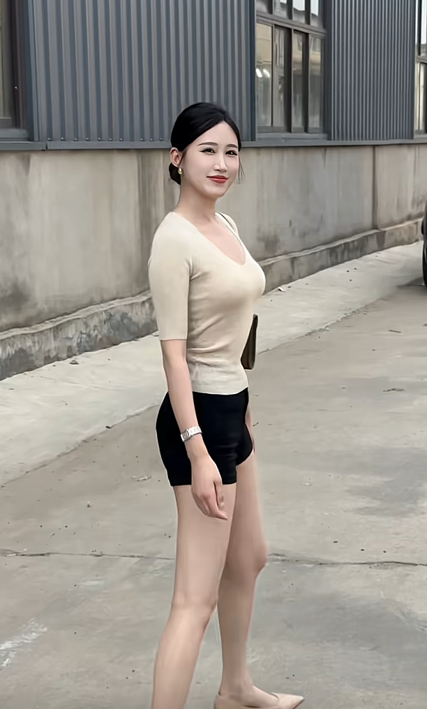 原来真的在瘦的女孩都有小肚子心里突然平衡了