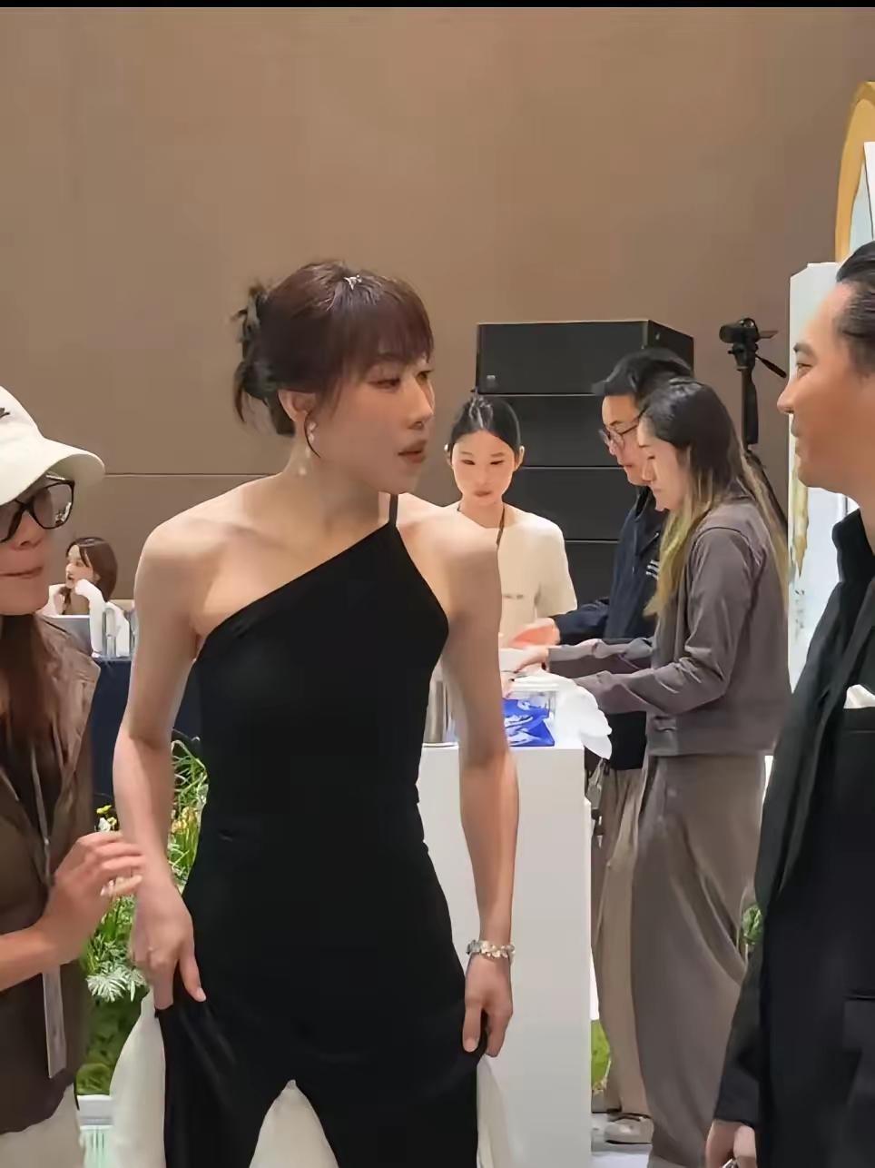 个人观点，不喜勿喷！不知为何，就是对她喜欢不起来，她演的剧我基本都不看。虽说