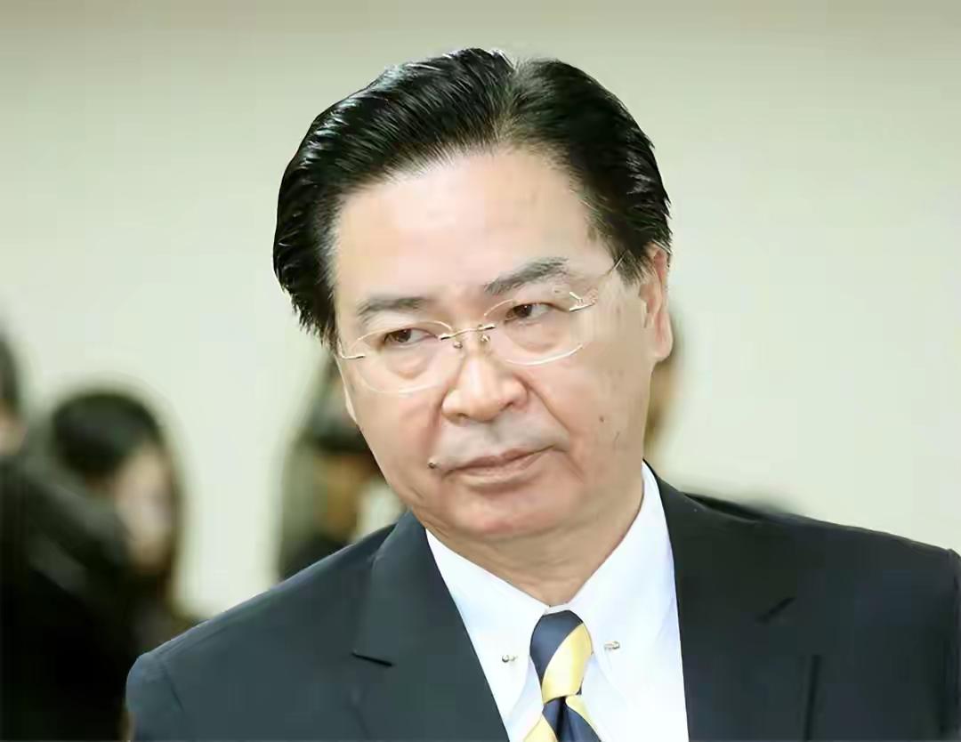 岛内顽固吴钊燮12月31日公开表示，和平是共同珍视的价值，但对岸却以演习破坏和平