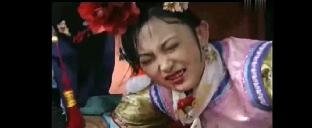 1894年深秋，北京紫禁城里发生了一件骇人听闻的事。宫门紧闭，乾清宫内一声令下，