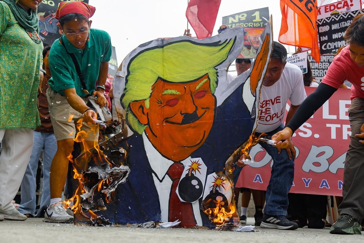 中方直接怒怼菲律宾！据媒体4月22日报道：菲律宾现在经济困难，哭着喊着求中国