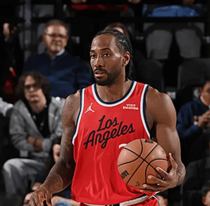 明日常规赛，快船客场对阵鹈鹕。据报道，科怀-伦纳德（脚踝扭伤）和达里厄斯-加